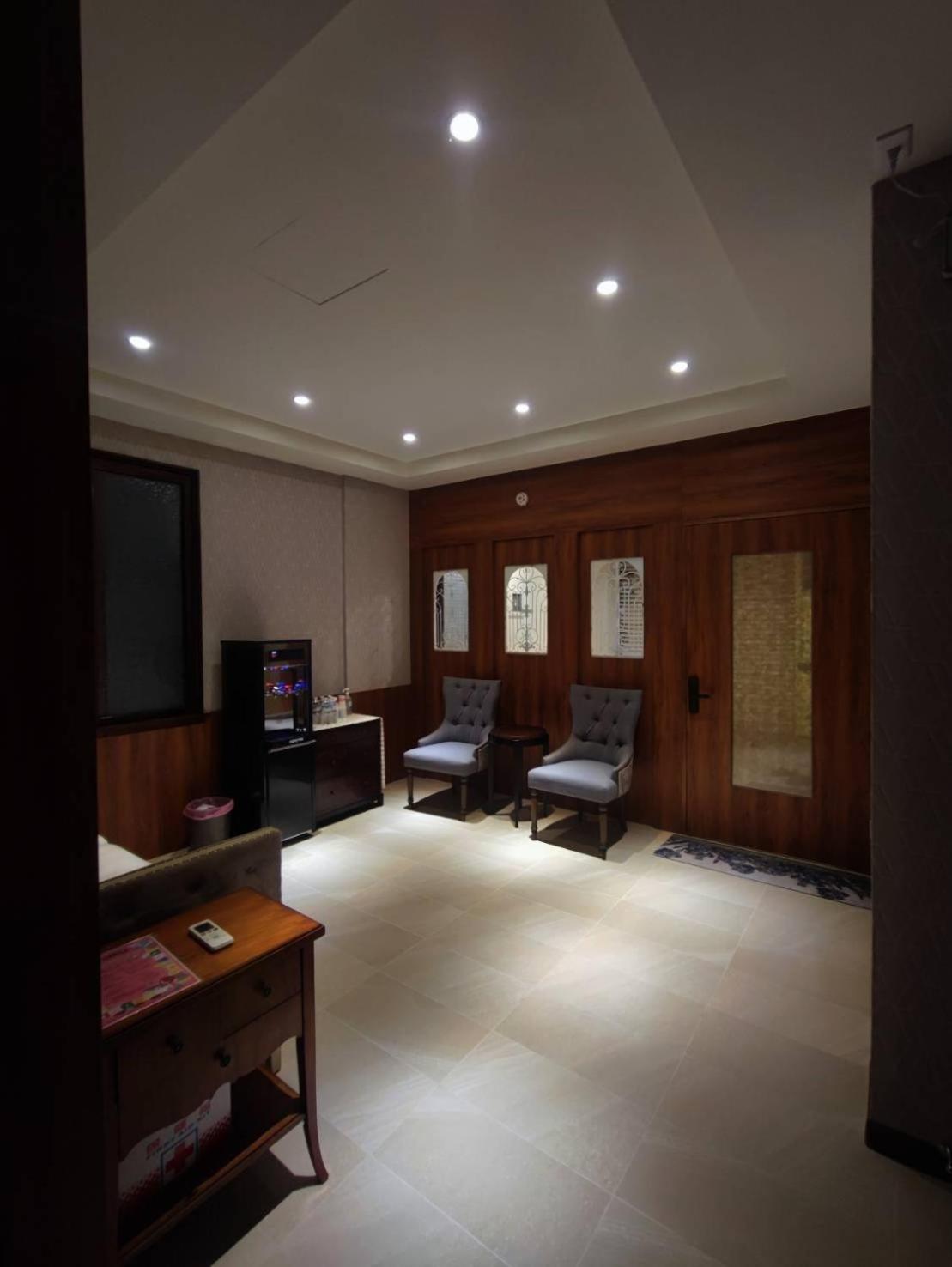 Ferienwohnung 寶格儷舍 Tainan Exterior foto